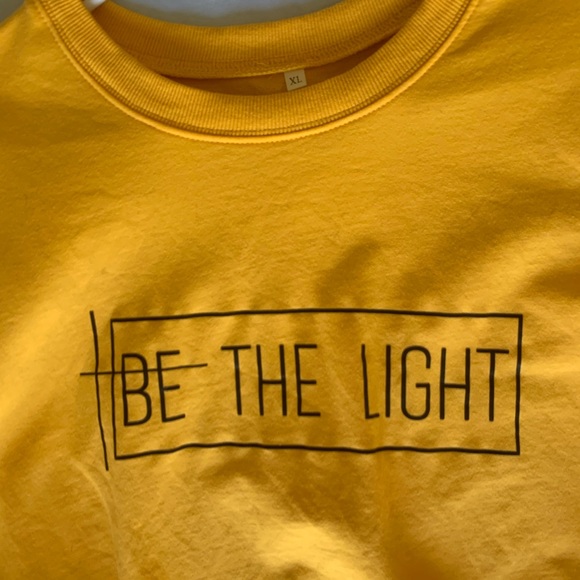 XL boutique - “Be the Light” light sweatshirt - Picture 2 of 2